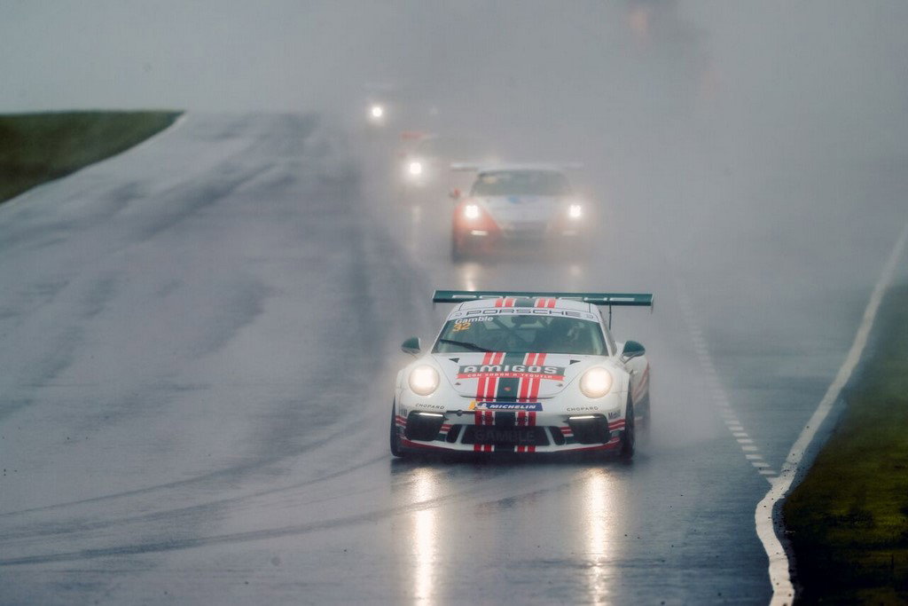 PCCGB Knockhill: Gamble dominates reverse grid Knockhill race